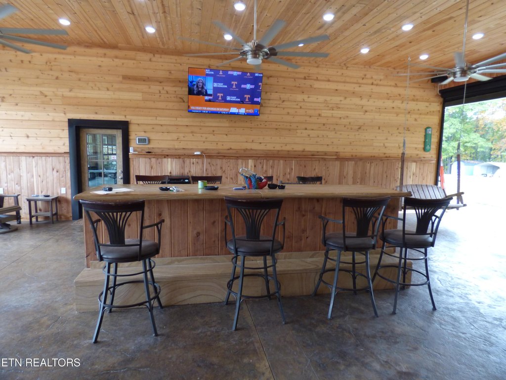 Crossville, Tennessee, 38572, United States, 2 Bedrooms Bedrooms, ,2.5 BathroomsBathrooms,Residential,Forsale,1996593