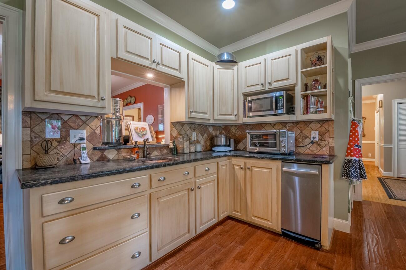 Calhoun, Georgia, 30701, United States, 5 Bedrooms Bedrooms, ,4 BathroomsBathrooms,Residential,Forsale,1963598