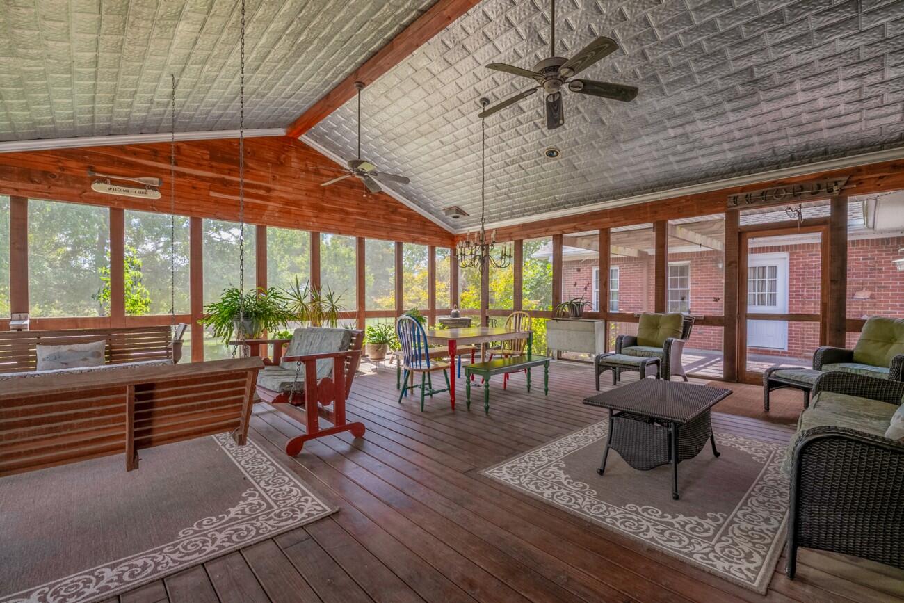 Calhoun, Georgia, 30701, United States, 5 Bedrooms Bedrooms, ,4 BathroomsBathrooms,Residential,Forsale,1963598