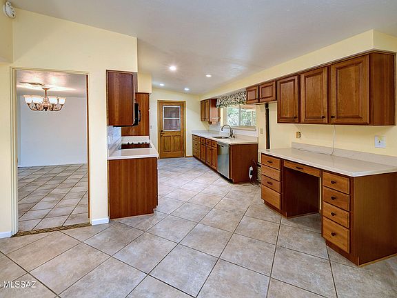 Tucson, Arizona, 85718, United States, 4 Bedrooms Bedrooms, ,2 BathroomsBathrooms,Residential,Forsale,1963537