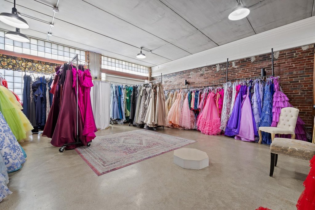 Chattanooga, Tennessee, 37402, United States, 4 Bedrooms Bedrooms, ,4.5 BathroomsBathrooms,Residential,Forsale,2011235