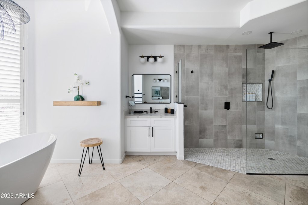 Scottsdale, Arizona, 85260, United States, 5 Bedrooms Bedrooms, ,4.5 BathroomsBathrooms,Residential,Forsale,2014407