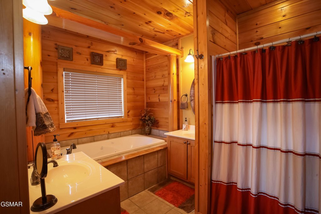 Sevierville, Tennessee, 37862, United States, 4 Bedrooms Bedrooms, ,5.5 BathroomsBathrooms,Residential,Forsale,1999464