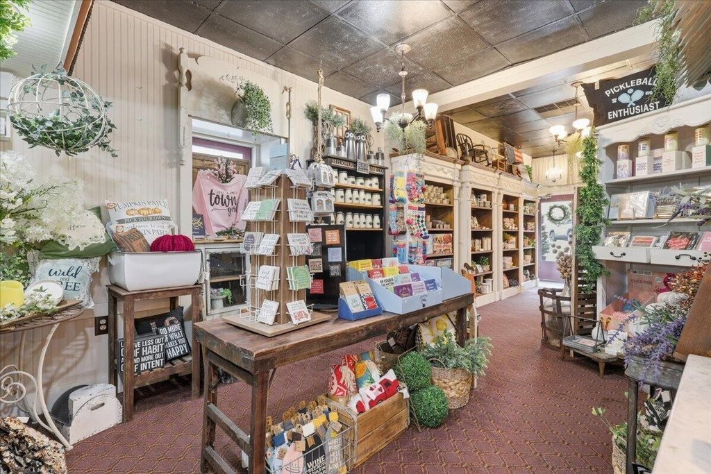 Dandridge, Tennessee, 37725, United States, ,Commercial,Forsale,1988738