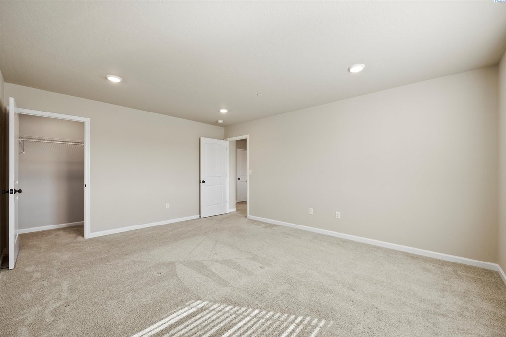 Richland, Washington, 99352, United States, 4 Bedrooms Bedrooms, ,2.5 BathroomsBathrooms,Residential,Forsale,1990696