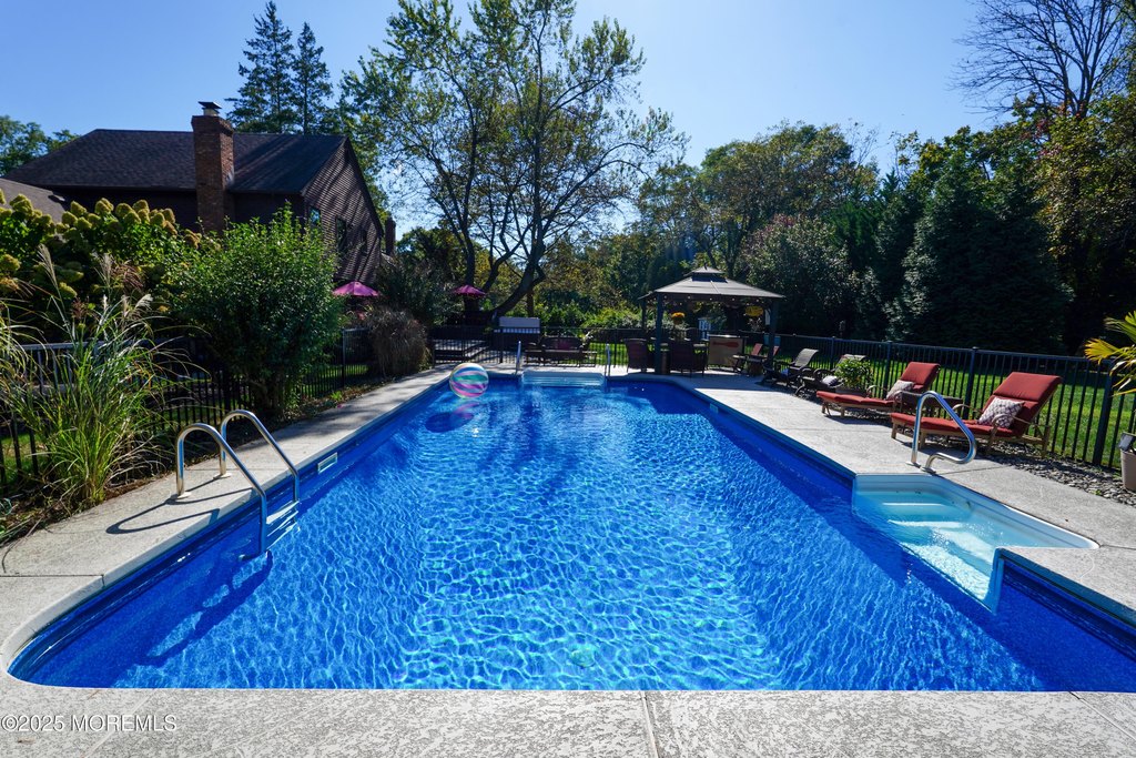 Red Bank, New Jersey, 07701, United States, 5 Bedrooms Bedrooms, ,3 BathroomsBathrooms,Residential,Forsale,1984553