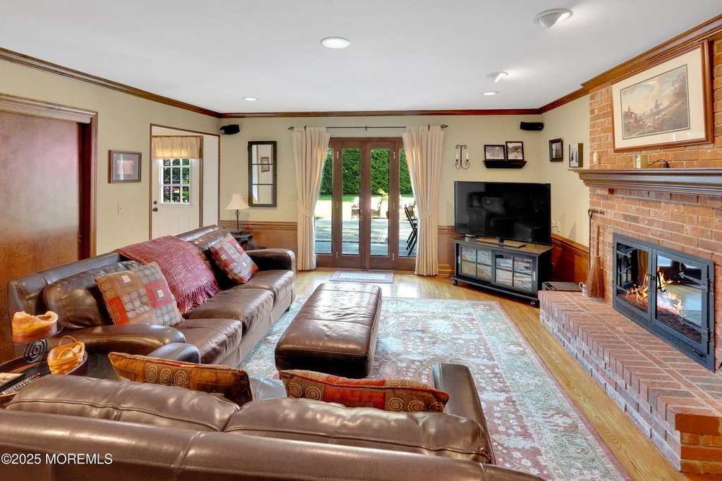 Red Bank, New Jersey, 07701, United States, 5 Bedrooms Bedrooms, ,3 BathroomsBathrooms,Residential,Forsale,1984553