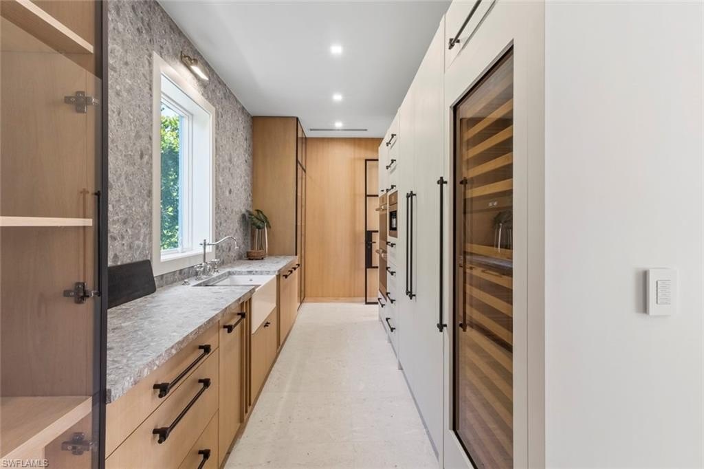 NAPLES, Florida, 34102, United States, 5 Bedrooms Bedrooms, ,5.5 BathroomsBathrooms,Residential,Forsale,2011524