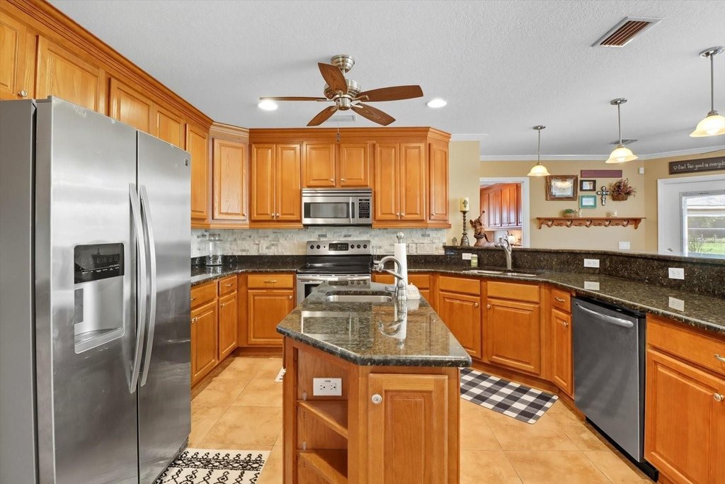 MORRISTON, Florida, 32668, United States, 4 Bedrooms Bedrooms, ,4.5 BathroomsBathrooms,Residential,Forsale,1994129