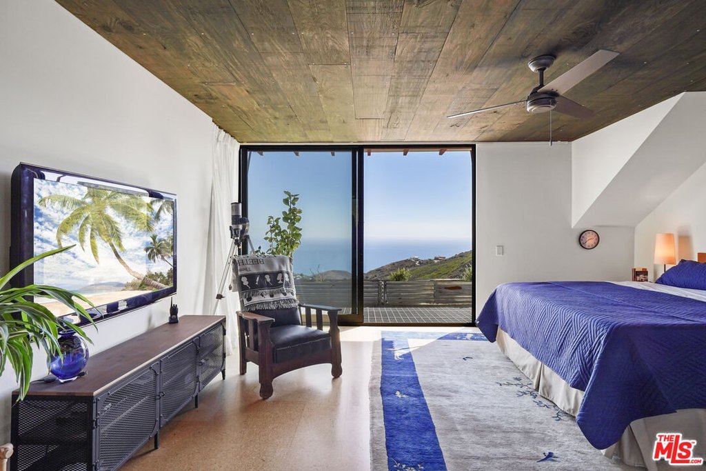 Malibu, California, 90265, United States, 3 Bedrooms Bedrooms, ,2.5 BathroomsBathrooms,Residential,Forsale,2009617