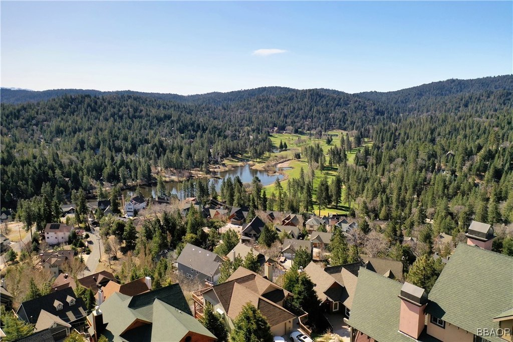Lake Arrowhead, California, 92352, United States, 3 Bedrooms Bedrooms, ,4 BathroomsBathrooms,Residential,Forsale,1886286