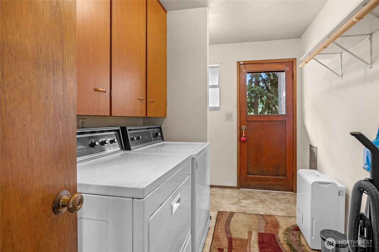 Bothell, Washington, 98021, United States, 3 Bedrooms Bedrooms, ,1 BathroomBathrooms,Residential,Forsale,1965890