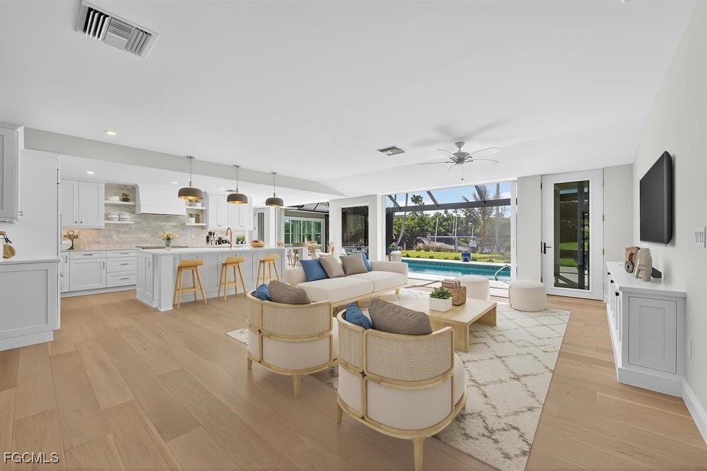 Sanibel, Florida, 33957, United States, 4 Bedrooms Bedrooms, ,3 BathroomsBathrooms,Residential,Forsale,1971925