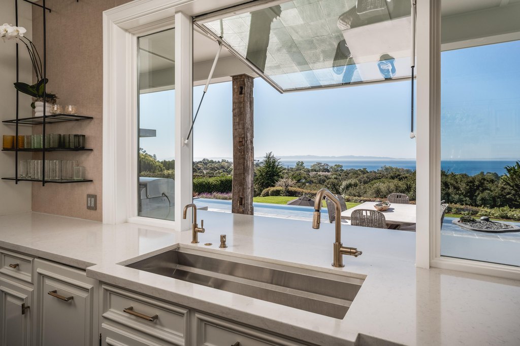 SANTA BARBARA, California, 93110, United States, 6 Bedrooms Bedrooms, ,7.5 BathroomsBathrooms,Residential,Forsale,1985950