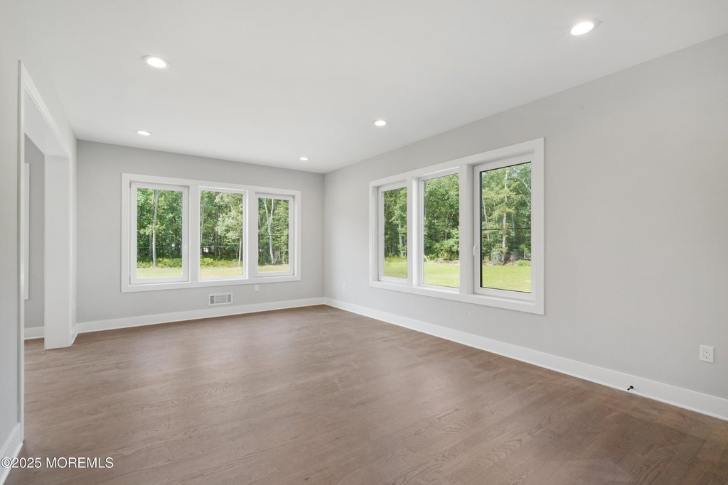 Howell, New Jersey, 07731, United States, 6 Bedrooms Bedrooms, ,5.5 BathroomsBathrooms,Residential,Forsale,1984568