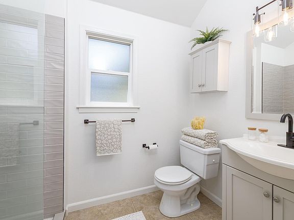 Kenwood, California, 95452, United States, 2 Bedrooms Bedrooms, ,2 BathroomsBathrooms,Residential,Forsale,1985916