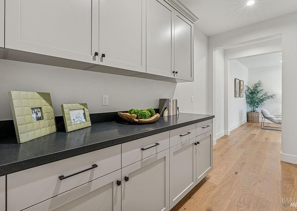 Santa Rosa, California, 95403, United States, 4 Bedrooms Bedrooms, ,4 BathroomsBathrooms,Residential,Forsale,1985927