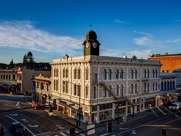 Petaluma, California, 94952, United States, 4 Bedrooms Bedrooms, ,3 BathroomsBathrooms,Residential,Forsale,1985922