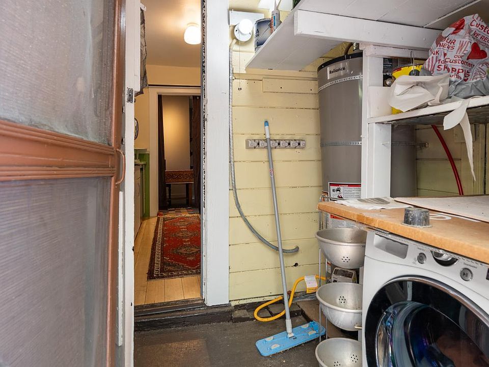 San Anselmo, California, 94960, United States, 2 Bedrooms Bedrooms, ,2 BathroomsBathrooms,Residential,Forsale,1985926