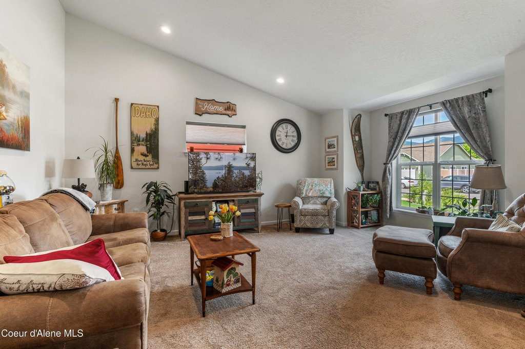 Sandpoint, Idaho, 83864, United States, 3 Bedrooms Bedrooms, ,2 BathroomsBathrooms,Residential,Forsale,1946335