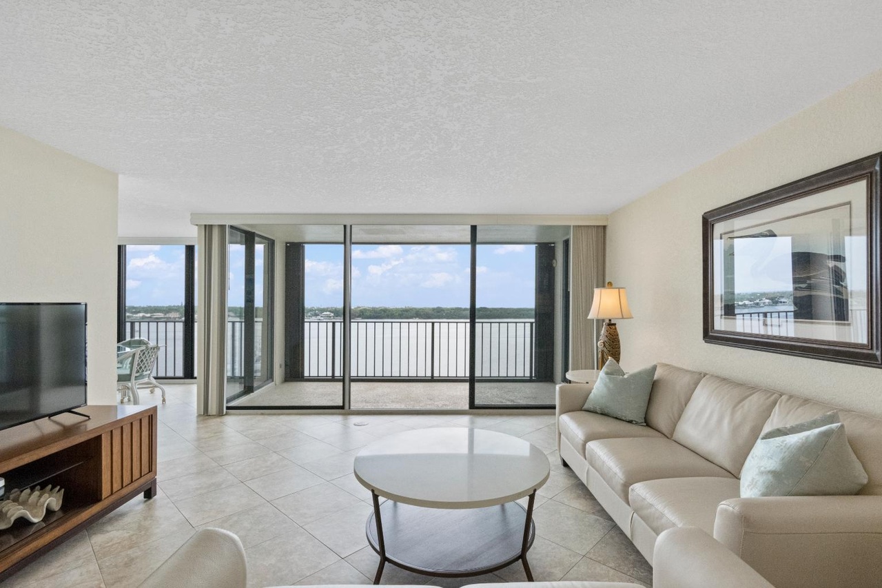 North Palm Beach, Florida, 33408, United States, 2 Bedrooms Bedrooms, ,2 BathroomsBathrooms,Residential,Forsale,1969935