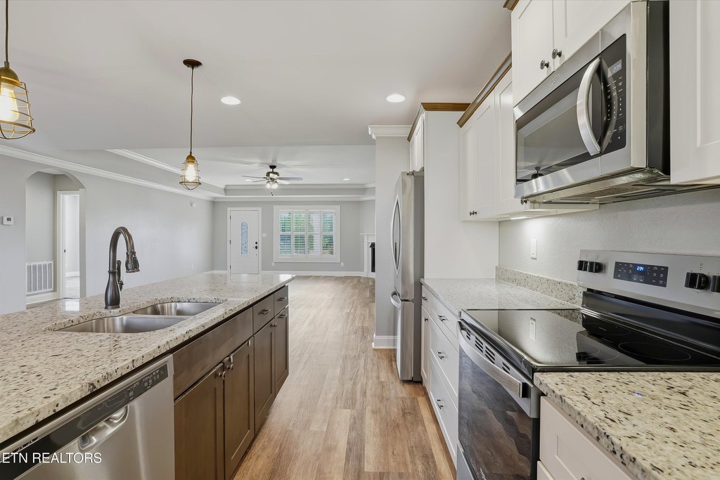 Maryville, Tennessee, 37804, United States, 4 Bedrooms Bedrooms, ,3 BathroomsBathrooms,Residential,Forsale,1973596