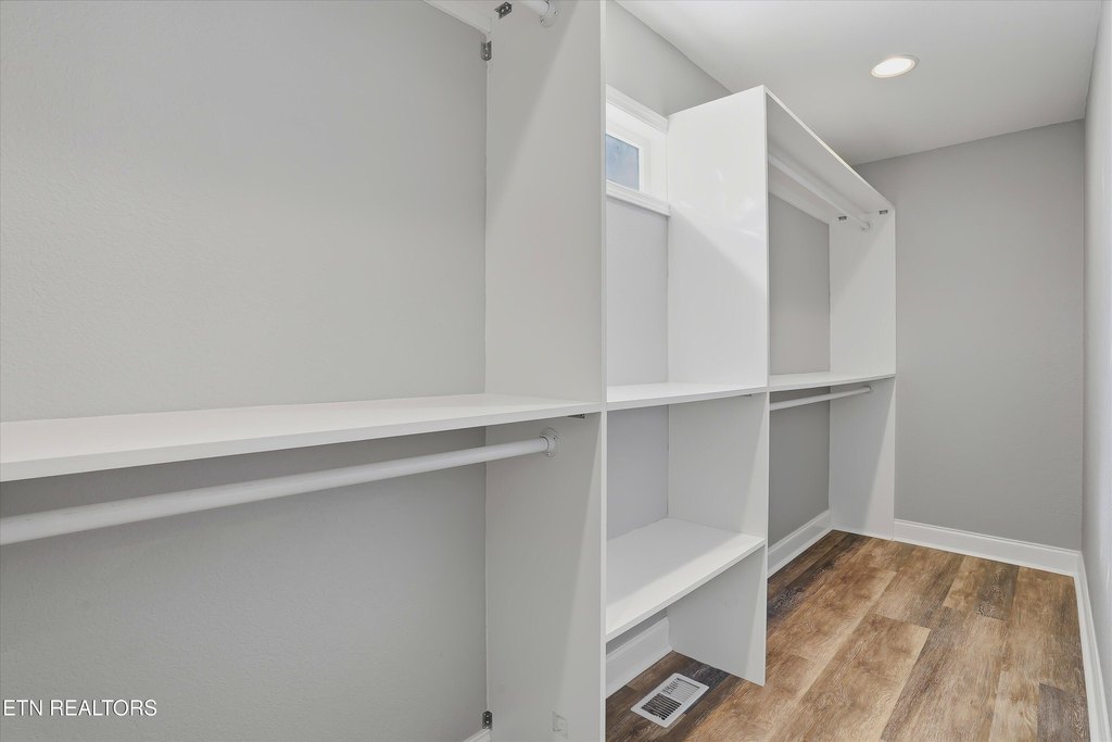 Maryville, Tennessee, 37804, United States, 4 Bedrooms Bedrooms, ,3 BathroomsBathrooms,Residential,Forsale,1973596