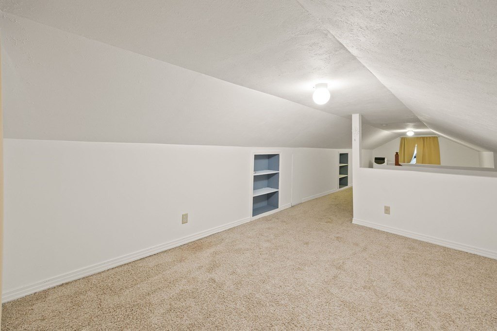 Byrdstown, Tennessee, 38549, United States, 2 Bedrooms Bedrooms, ,3 BathroomsBathrooms,Residential,Forsale,1996611