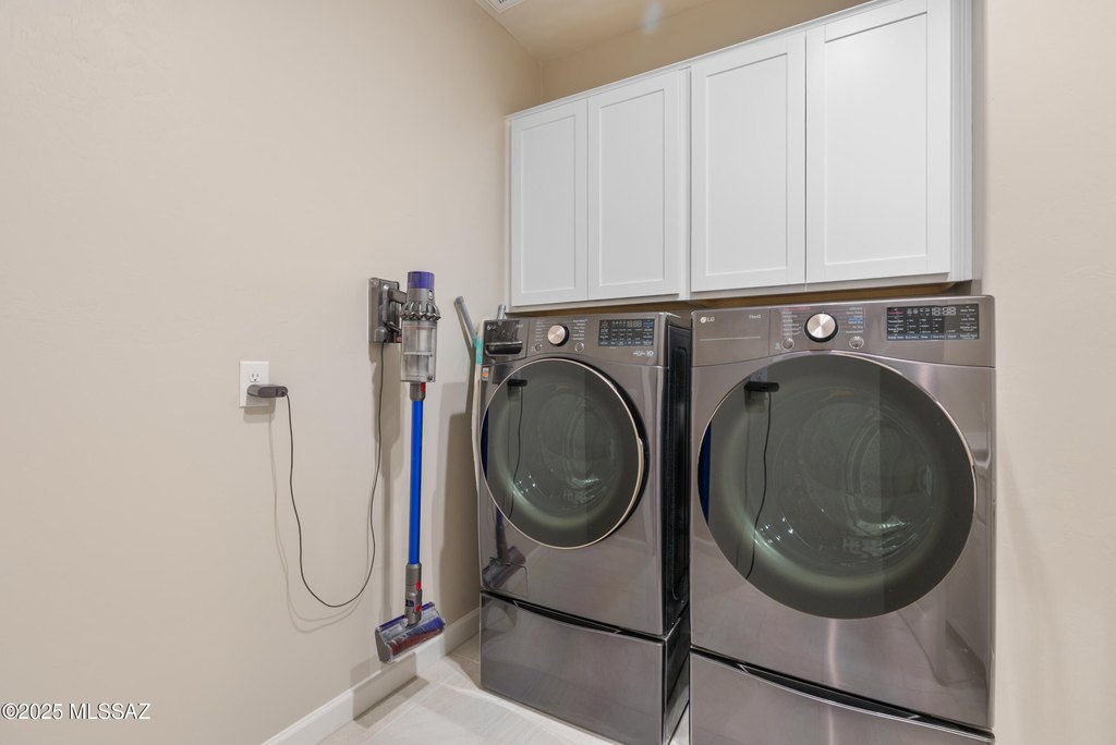 Tucson, Arizona, 85742, United States, 3 Bedrooms Bedrooms, ,2 BathroomsBathrooms,Residential,Forsale,1990091