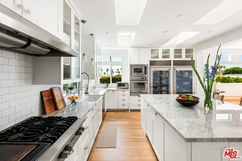 Malibu, California, 90265, United States, 4 Bedrooms Bedrooms, ,2.5 BathroomsBathrooms,Residential,Forsale,1922150