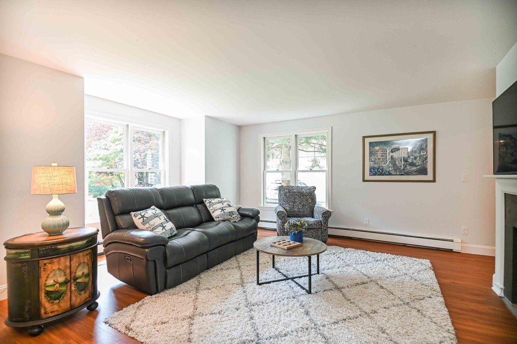 York, Maine, 03909, United States, 3 Bedrooms Bedrooms, ,3 BathroomsBathrooms,Residential,Forsale,1968210