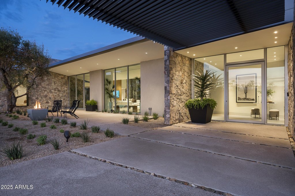 Paradise Valley, Arizona, 85253, United States, 5 Bedrooms Bedrooms, ,6 BathroomsBathrooms,Residential,Forsale,2000265