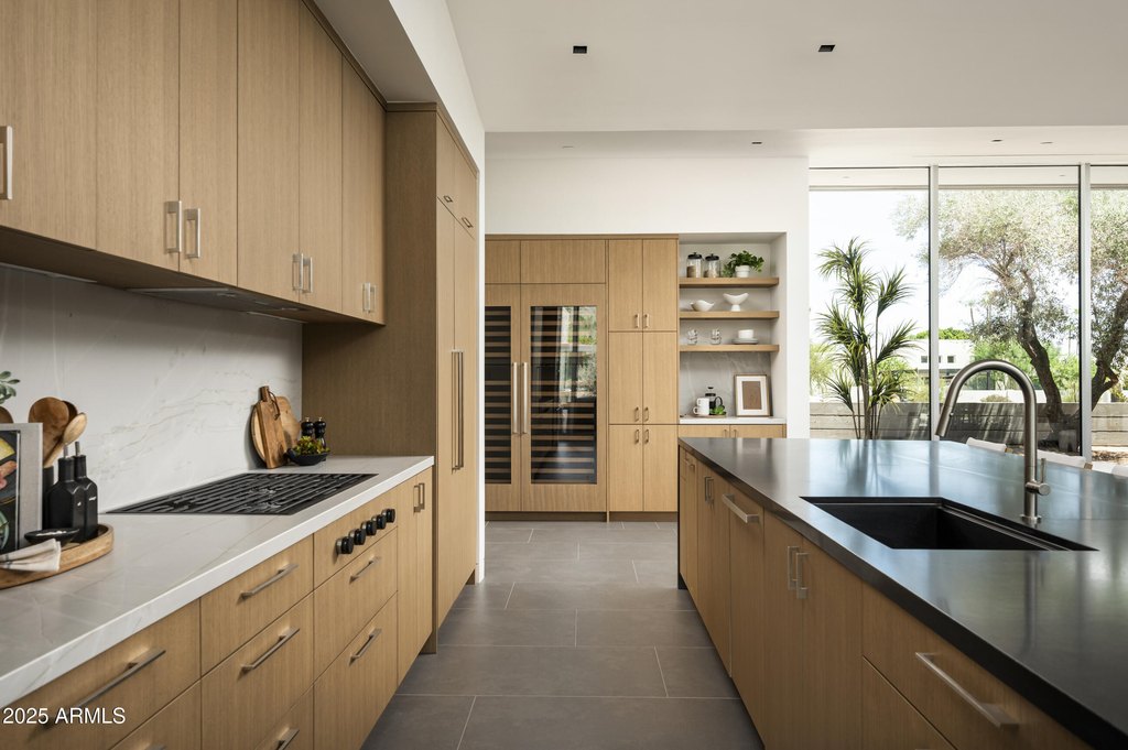 Paradise Valley, Arizona, 85253, United States, 5 Bedrooms Bedrooms, ,6 BathroomsBathrooms,Residential,Forsale,2000265