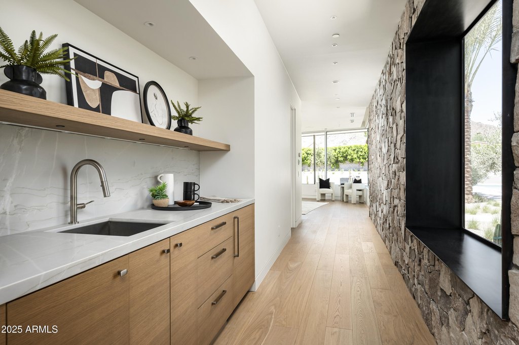 Paradise Valley, Arizona, 85253, United States, 5 Bedrooms Bedrooms, ,6 BathroomsBathrooms,Residential,Forsale,2000265