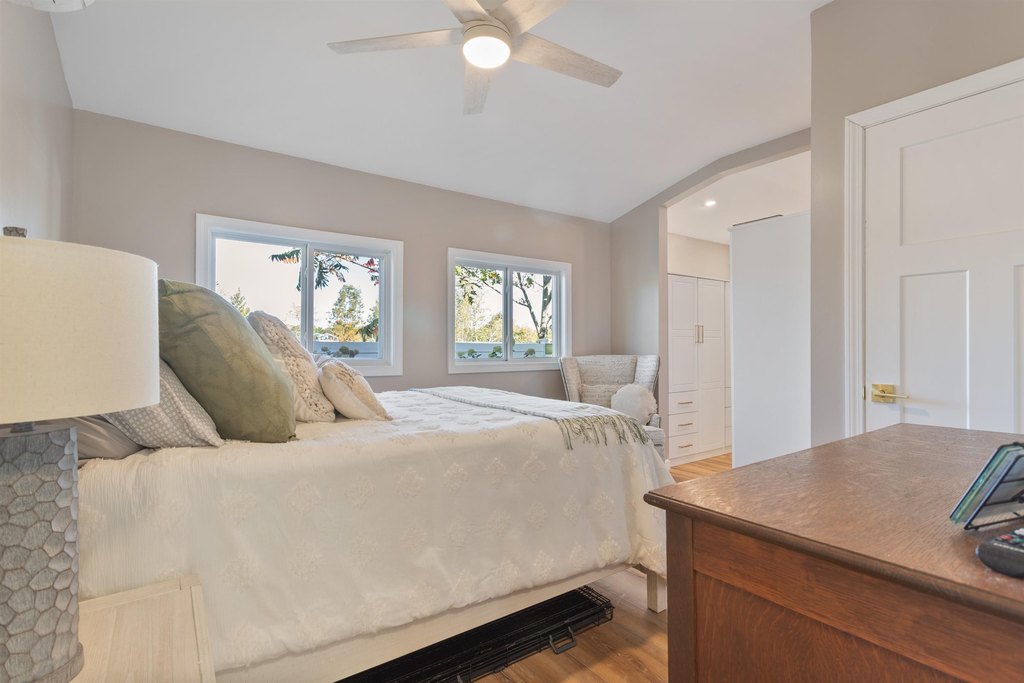 Portsmouth, New Hampshire, 03801, United States, 3 Bedrooms Bedrooms, ,2 BathroomsBathrooms,Residential,Forsale,2002416