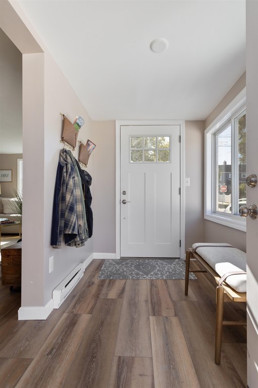 Portsmouth, New Hampshire, 03801, United States, 3 Bedrooms Bedrooms, ,2 BathroomsBathrooms,Residential,Forsale,2002416