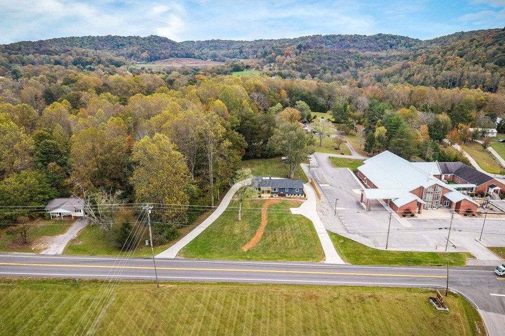 Cookeville, Tennessee, 38501, United States, 3 Bedrooms Bedrooms, ,3 BathroomsBathrooms,Residential,Forsale,1996597