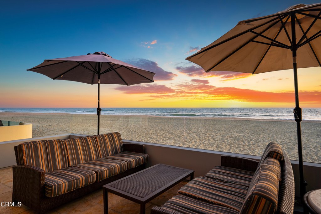 Oxnard, California, 93035, United States, 5 Bedrooms Bedrooms, ,4.5 BathroomsBathrooms,Residential,Forsale,2004315