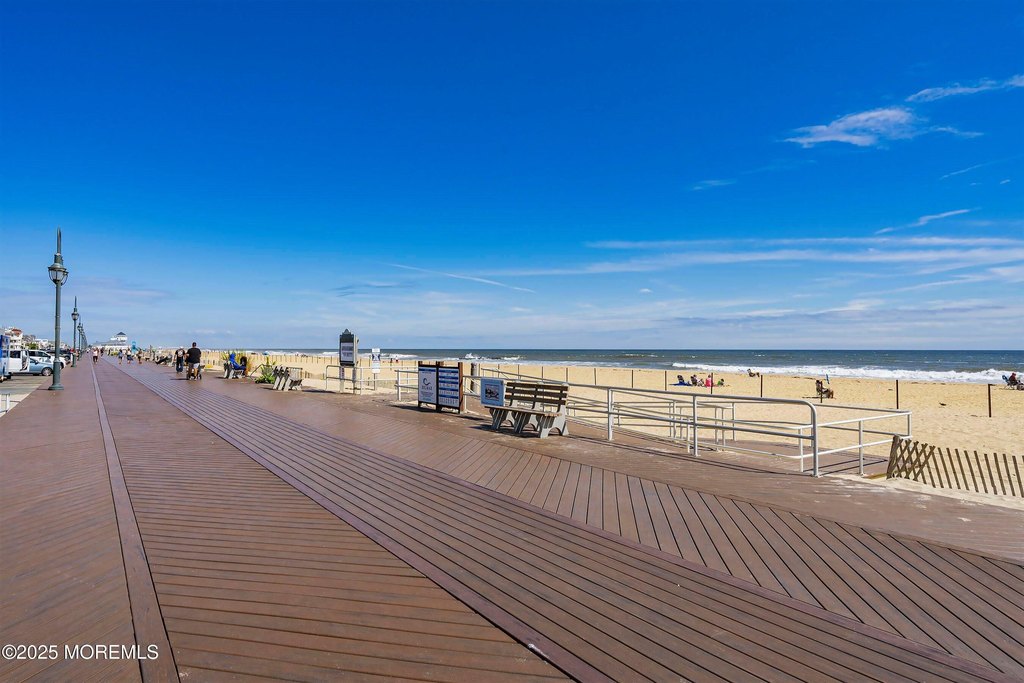 Belmar, New Jersey, 07719, United States, 1 Bedroom Bedrooms, ,1 BathroomBathrooms,Residential,Forsale,1984547
