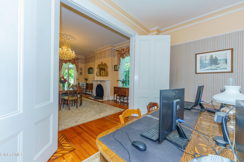 Schodack Landing, New York, 12156, United States, 7 Bedrooms Bedrooms, ,3 BathroomsBathrooms,Residential,Forsale,1953151