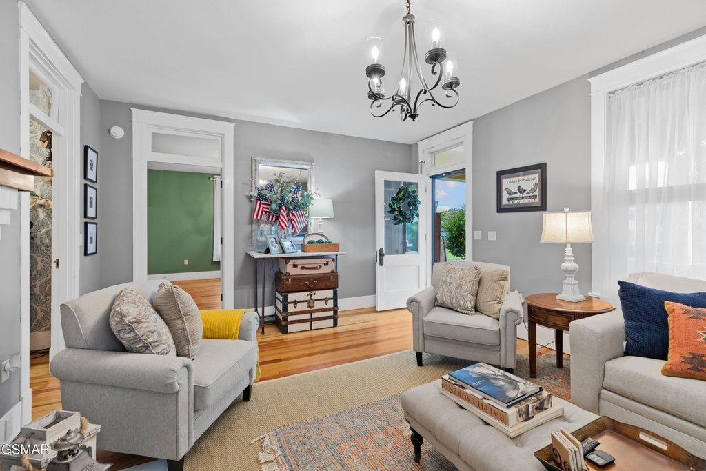 Dandridge, Tennessee, 37725, United States, 3 Bedrooms Bedrooms, ,2 BathroomsBathrooms,Residential,Forsale,1988735