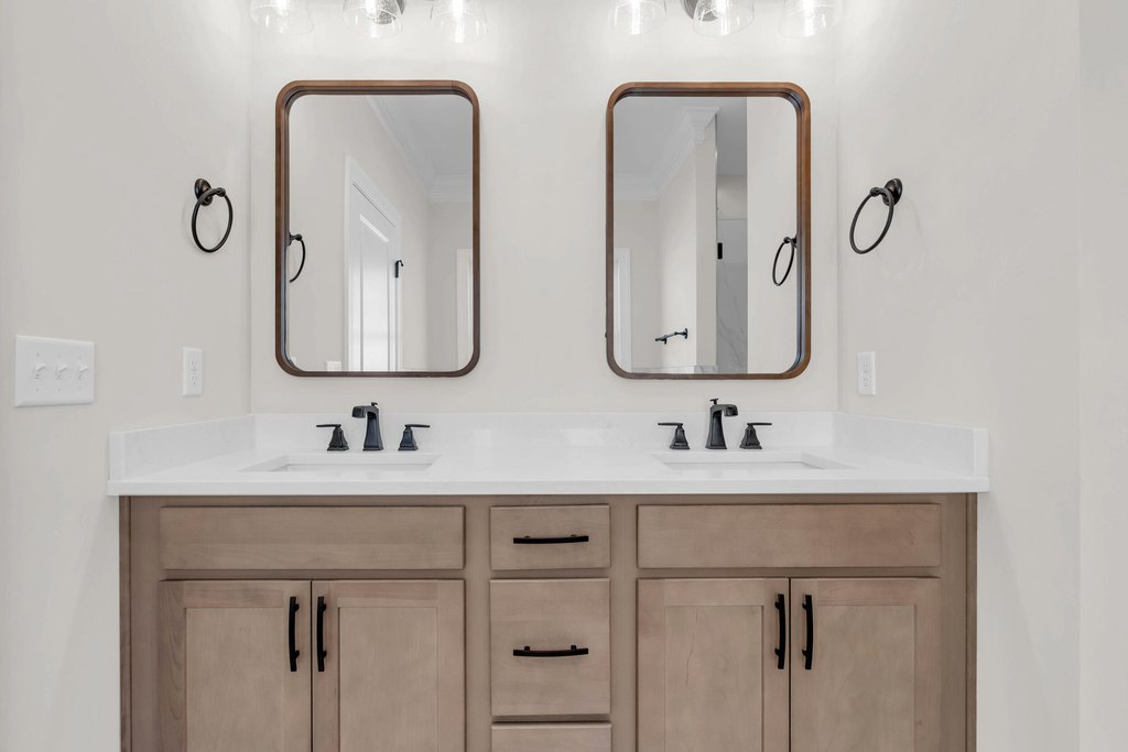 Chattanooga, Tennessee, 37421, United States, 5 Bedrooms Bedrooms, ,4 BathroomsBathrooms,Residential,Forsale,2009582