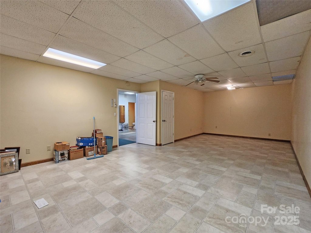 Hendersonville, North Carolina, 28792, United States, 3 Bedrooms Bedrooms, ,3 BathroomsBathrooms,Residential,Forsale,2004301