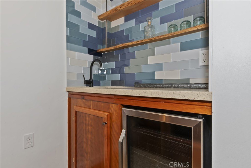 Lake Arrowhead, California, 92352, United States, 4 Bedrooms Bedrooms, ,2 BathroomsBathrooms,Residential,Forsale,2004074