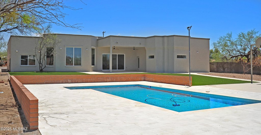 Tucson, Arizona, 85719, United States, 4 Bedrooms Bedrooms, ,5 BathroomsBathrooms,Residential,Forsale,1990105