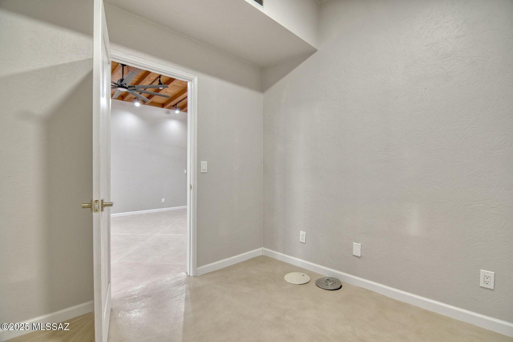 Tucson, Arizona, 85711, United States, 4 Bedrooms Bedrooms, ,2 BathroomsBathrooms,Residential,Forsale,1990103