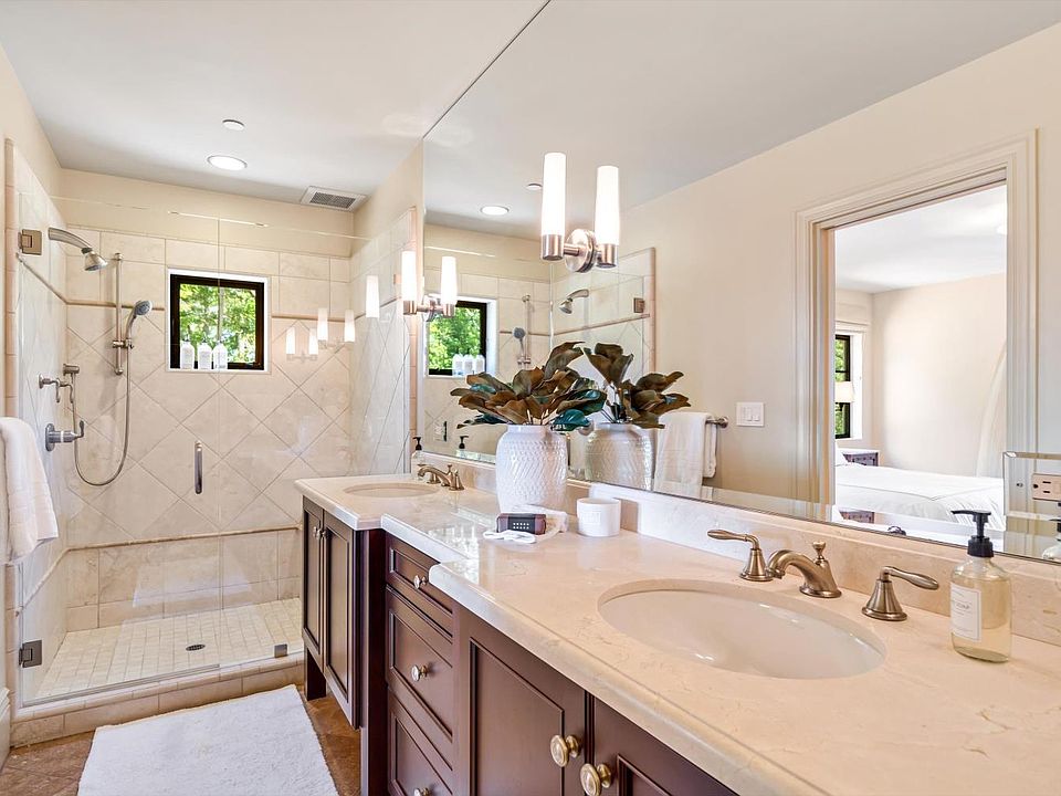 Healdsburg, California, 95448, United States, 3 Bedrooms Bedrooms, ,3.5 BathroomsBathrooms,Residential,Forsale,2014497