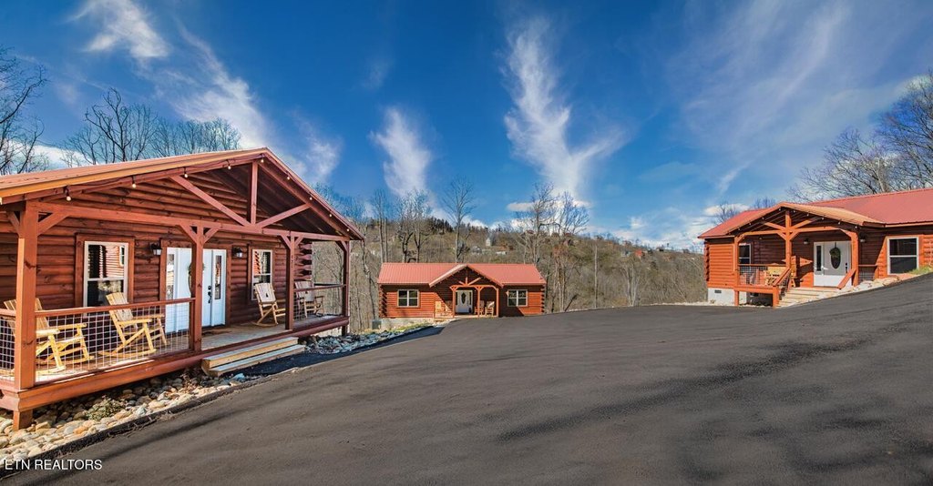 Gatlinburg, Tennessee, 37738, United States, 4 Bedrooms Bedrooms, ,4 BathroomsBathrooms,Residential,Forsale,1910238