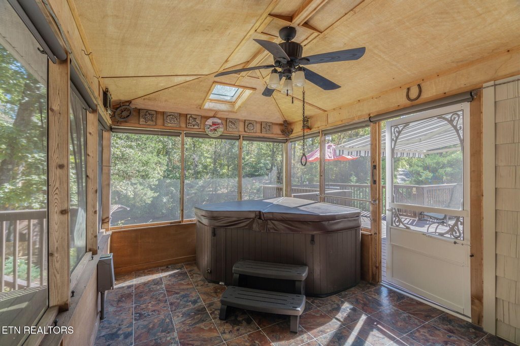 Lenoir City, Tennessee, 37772, United States, 3 Bedrooms Bedrooms, ,3 BathroomsBathrooms,Residential,Forsale,1973613