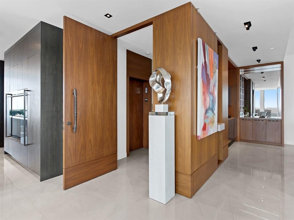 Fort Lauderdale, Florida, 33304, United States, 3 Bedrooms Bedrooms, ,3.5 BathroomsBathrooms,Residential,Forsale,1994074